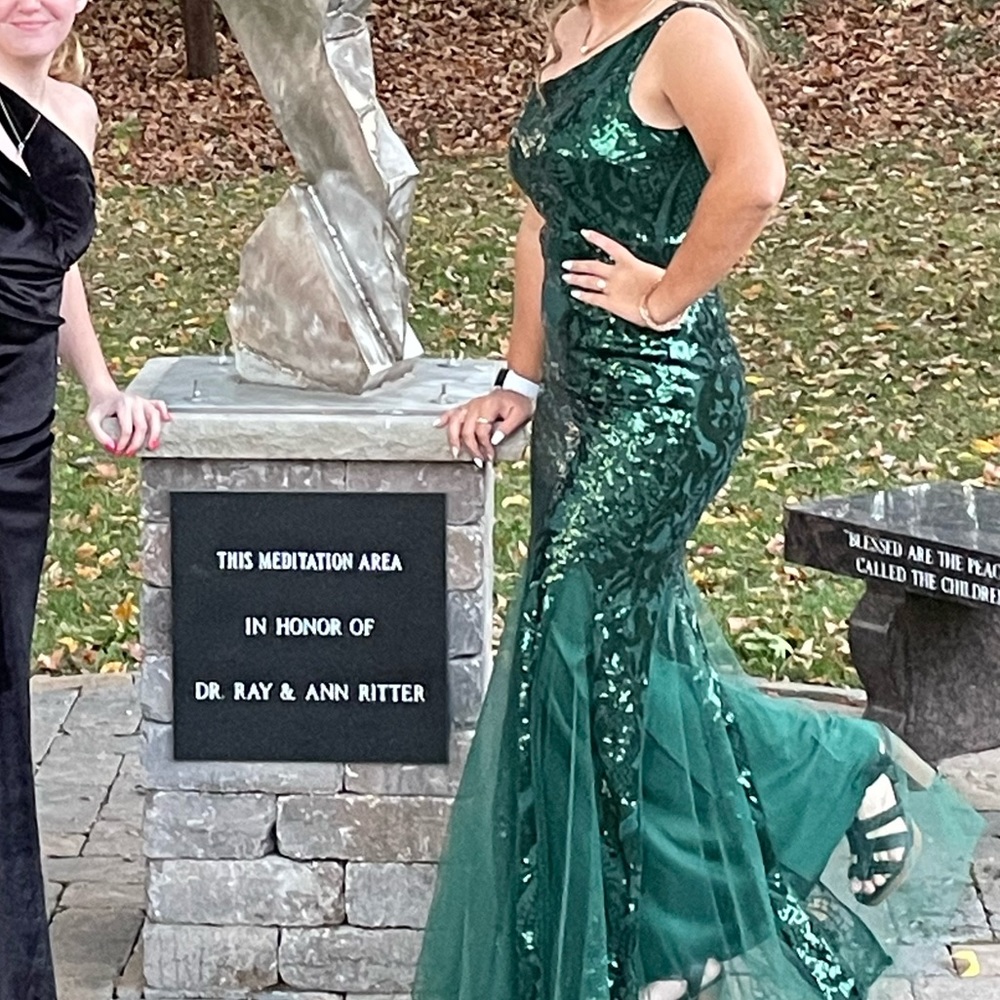 Emerald green prom dress